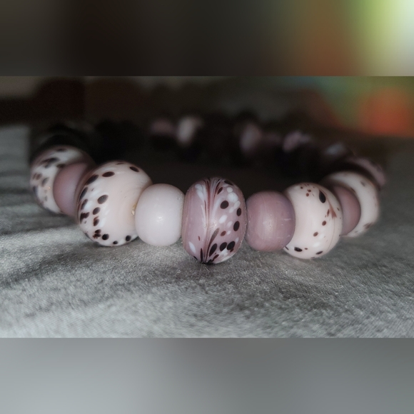 Purple Lampwork Glass Beaded Stretch Bracelet Handmade - Picture 5 of 8